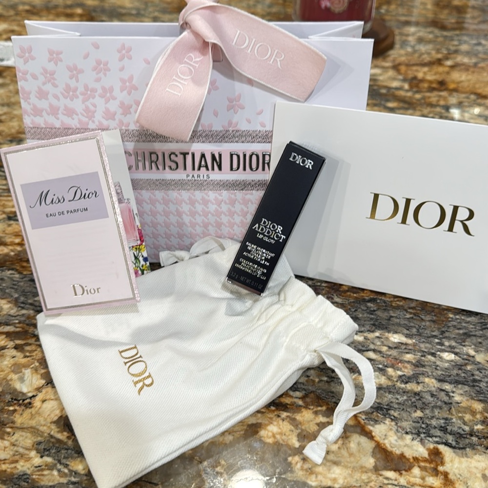Dior Gift box w/ Miss Dior sample & Gummy Dior Addict lip glow in small gift bag
